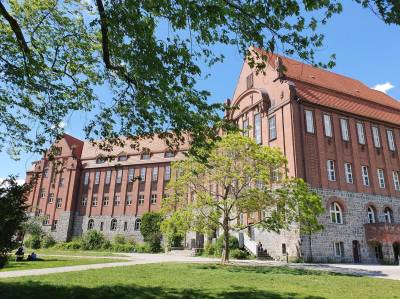 B�hring-Oberschule (heute Primo-Levi-Gymnasium), erbaut
1908-1910 von C.J. B�hring, Foto Dr. Kersten Schulz