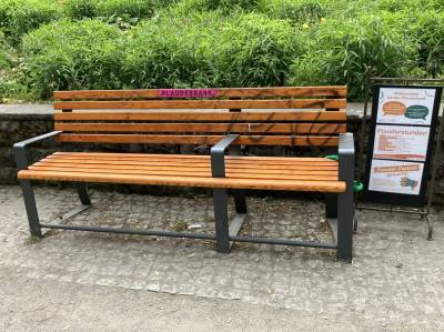 Eine Plauderbank, sitzen und quatschen erw�nscht